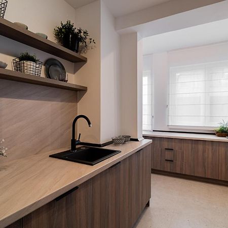 Loggia & Luxe 5Br Penthouse In Universitatii Area Бухарест Экстерьер фото
