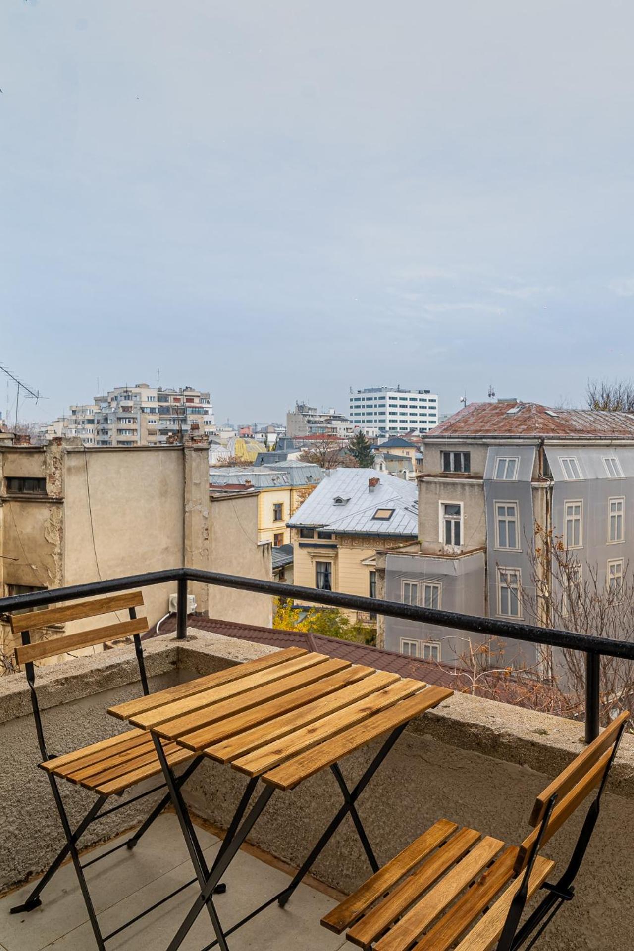 Loggia & Luxe 5Br Penthouse In Universitatii Area Бухарест Экстерьер фото