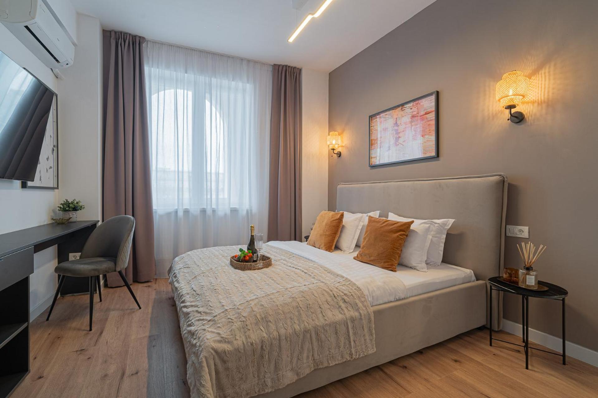 Loggia & Luxe 5Br Penthouse In Universitatii Area Бухарест Экстерьер фото