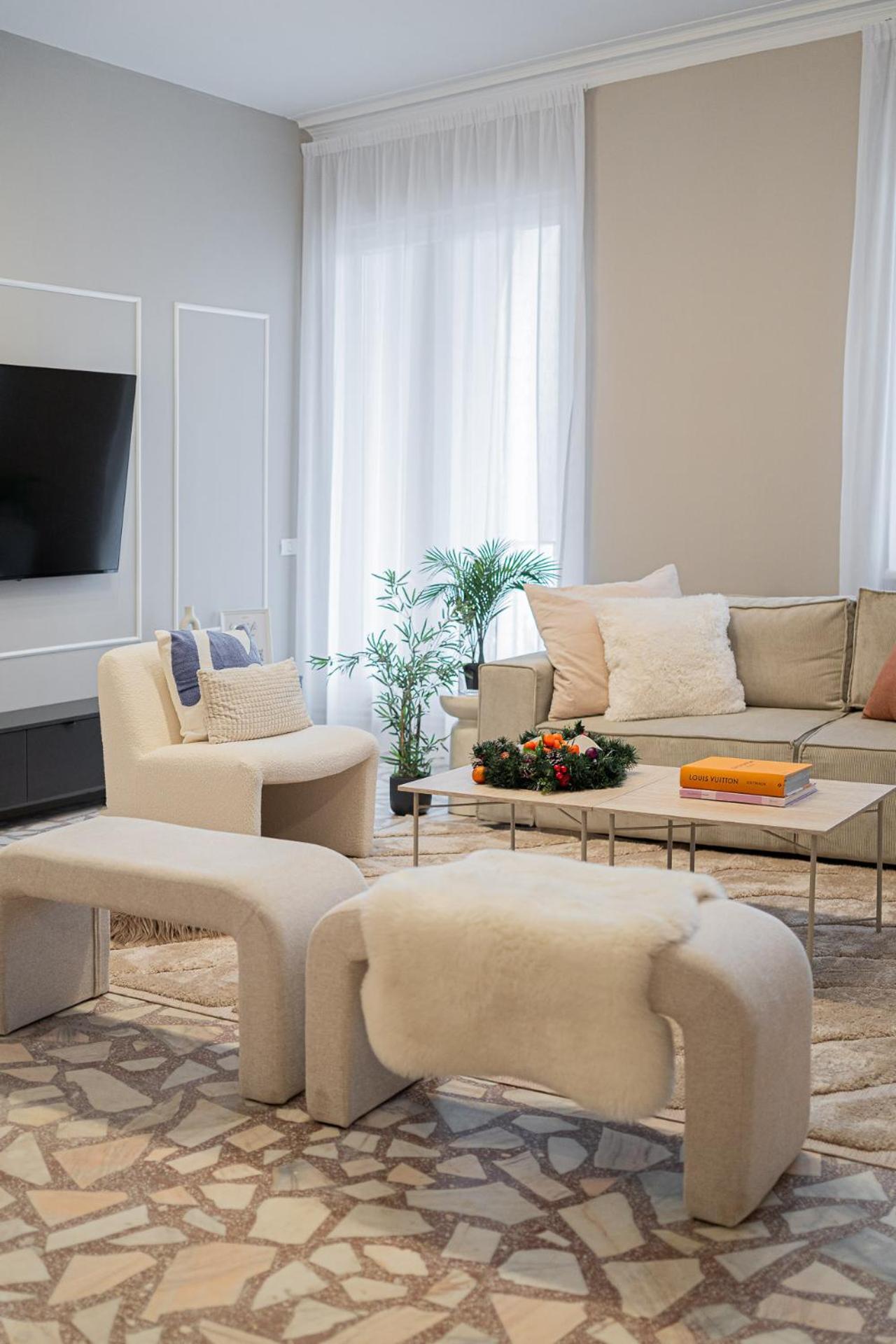 Loggia & Luxe 5Br Penthouse In Universitatii Area Бухарест Экстерьер фото